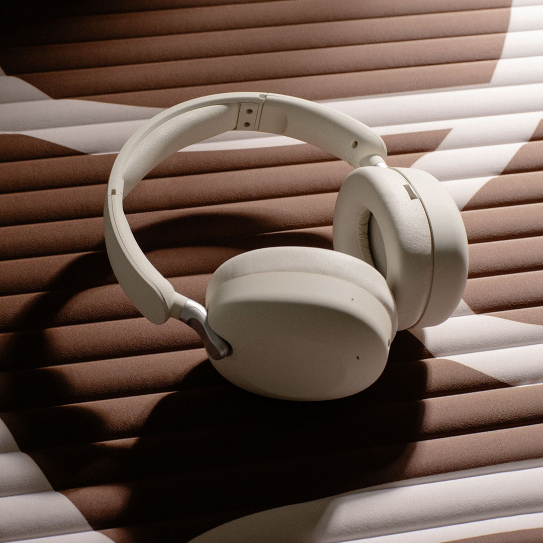 sudio ワイヤレスノイズキャンセリングヘッドフォン ホワイト Amazon.co.jp: SUDIO R3 (ホワイト) ワイヤレスヘッドホン