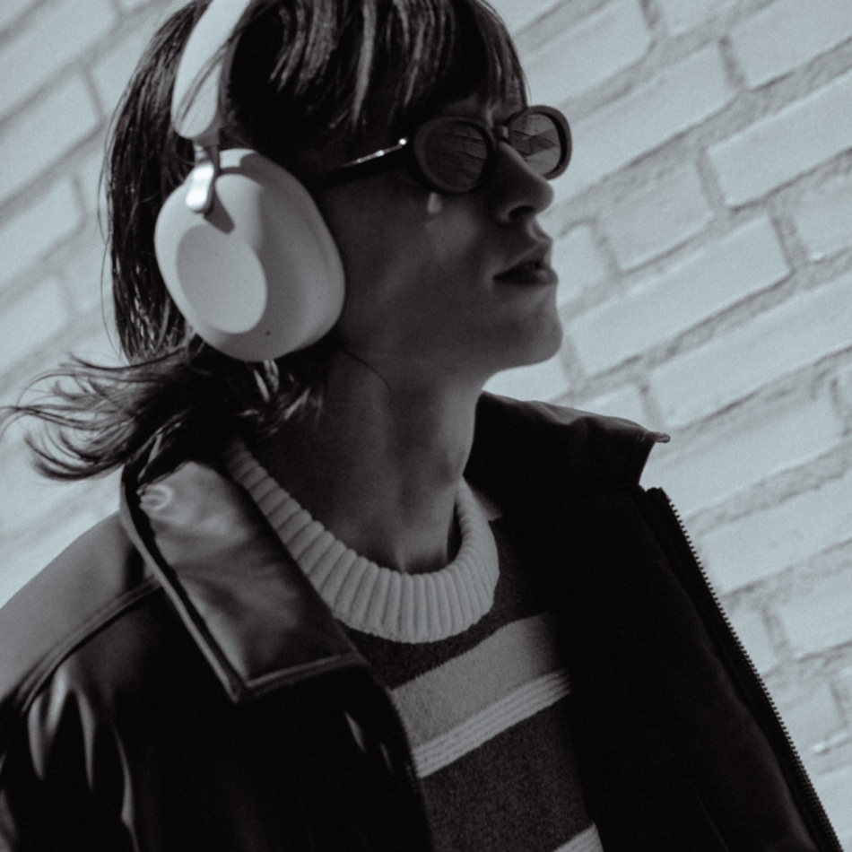 Sudio K2 Pro ホワイト | 密閉型ハイブリッドアクティブノイズキャンセ