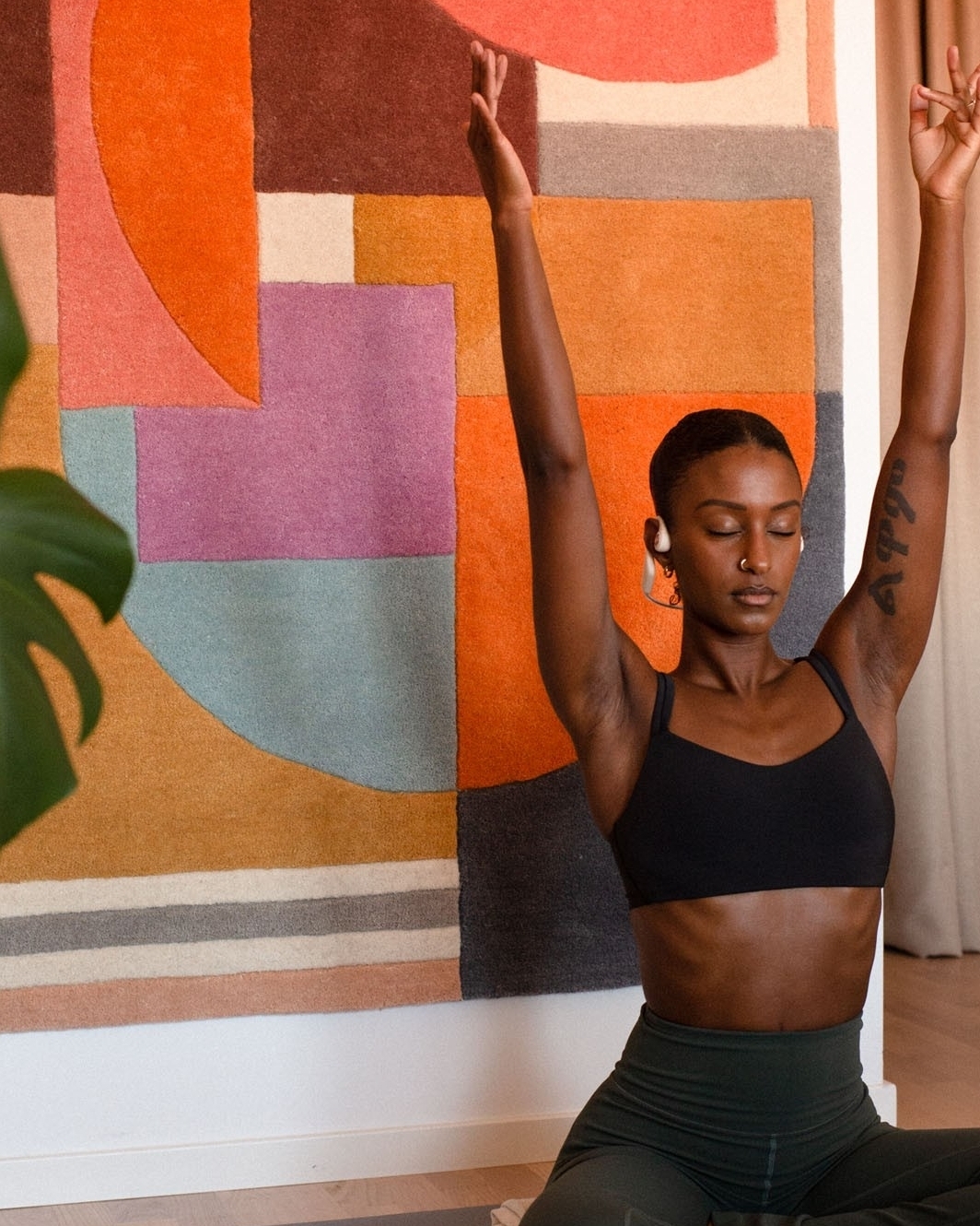 Do as @lwamyoga and start your week with a solid stretch, favorite smoothie, and vibey tunes. Zen-mode activated. ⁠