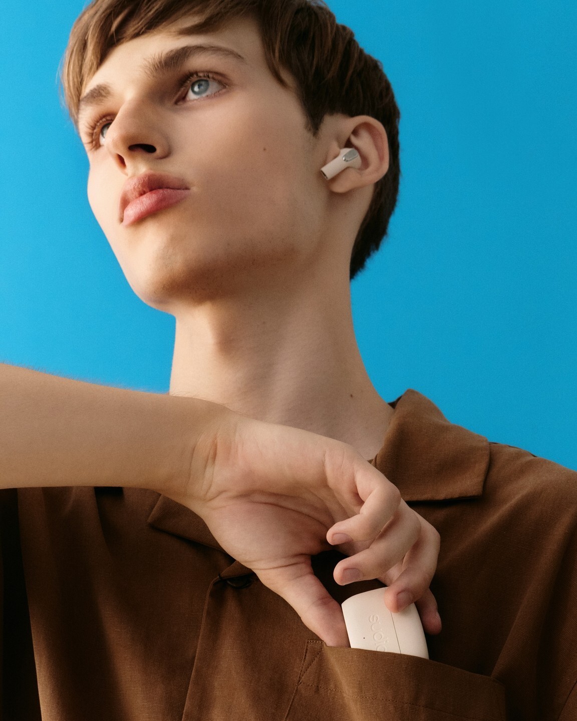 Fine earbuds just get better with age! Say hello to Sudio E3, the Hybrid Active Noise Cancelling Earbuds.⁠⁠✅An upgraded suite of our bestseller, the #SudioE2 ⁠✅Easy maintain, longer lasting case⁠✅AAC Codec gives you an sensational sound experience ⁠⁠E3 is now available in select countries.⁠Make sure to check on our website for a first peek.⁠⁠#sudio #shapingsound #SudioE3 #E3White #E3Black