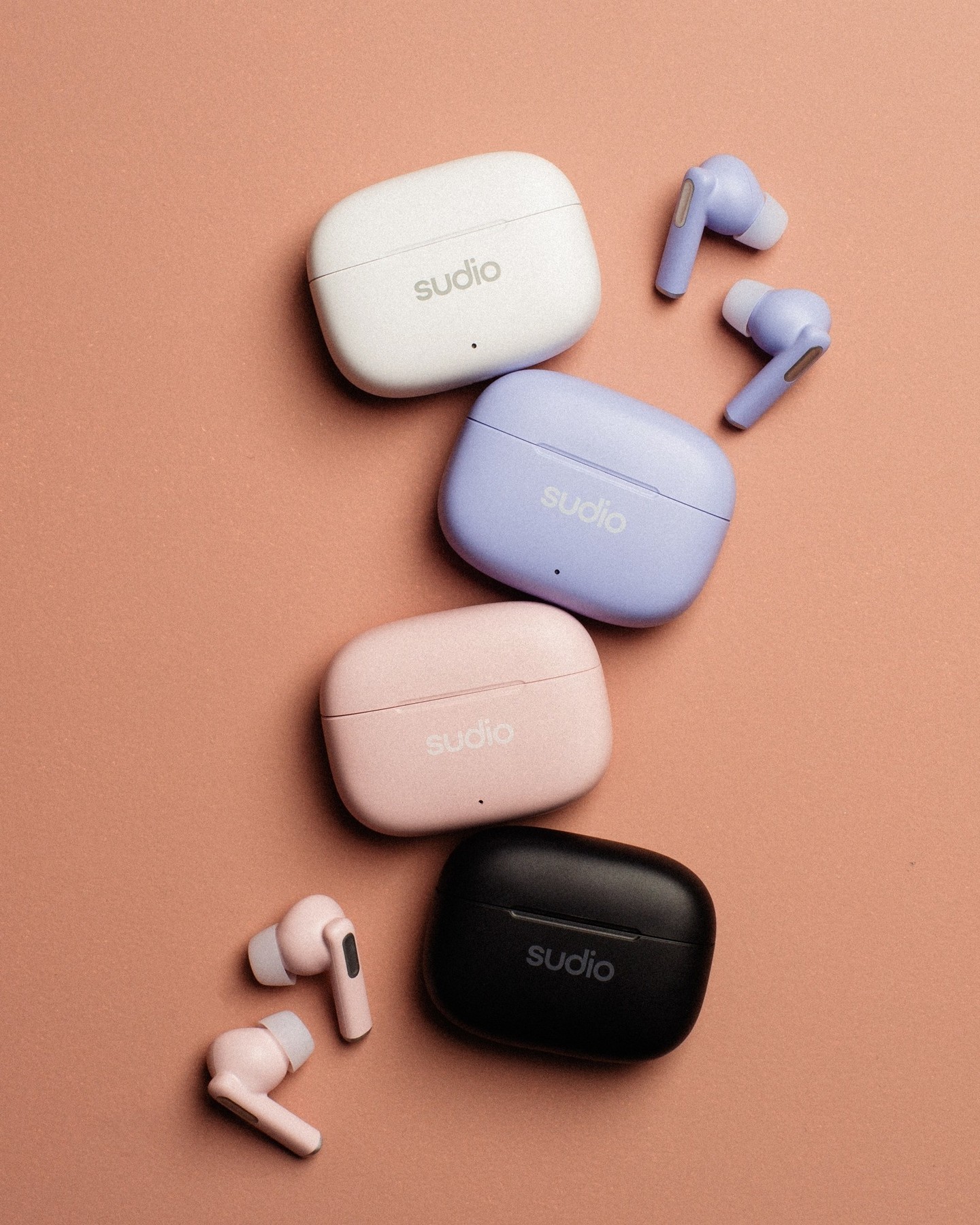 Add some color to your OOTD with these cute earbuds to make your day pop!⁠⁠#sudio #shapingsound #sprinkles⁠#A1ProWhite #A1ProPurple #A1ProPink #A1ProBlack #A1ProSand