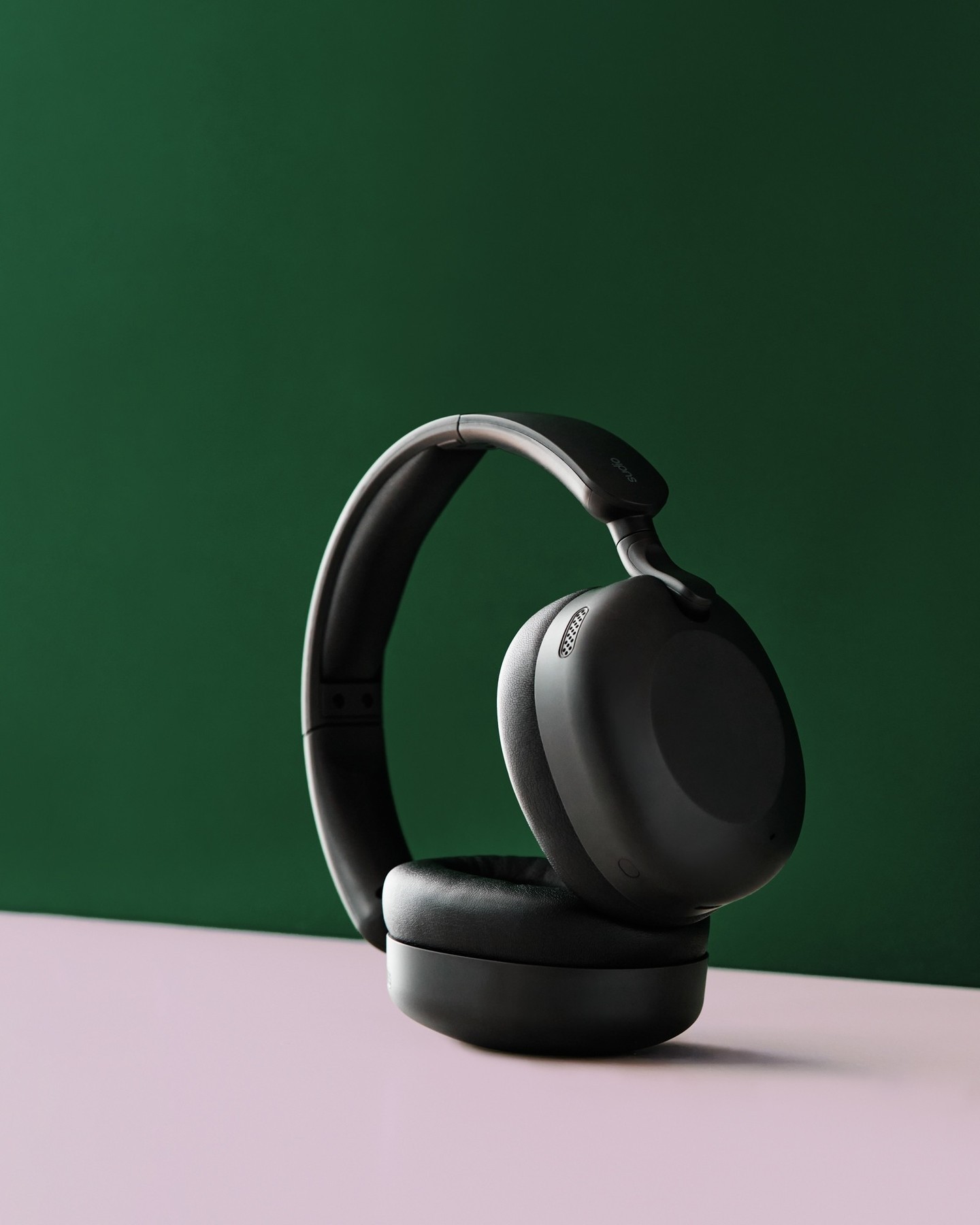 The new Sudio K2 headphones. A work of art for your eyes and ears.⁠
⁠
#sudio #shapingsound #artislife #K2Black