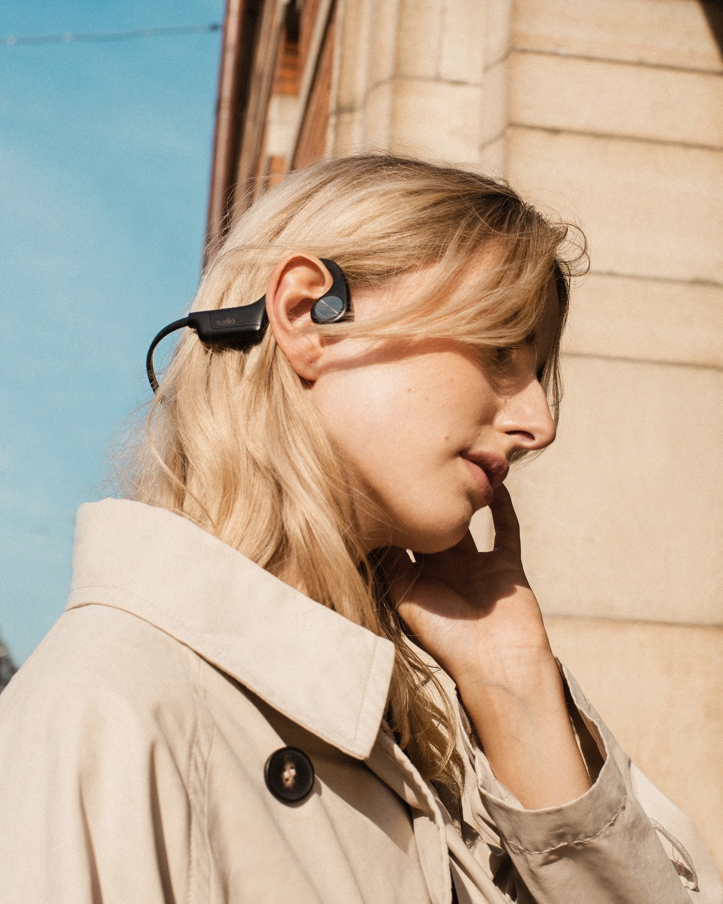 The Flex Fit Bone Conduction Headphones. Lightweight, easy to find in your bag, and up to 9hrs of playtime. Available now at sudio.com.⁠⁠#sudio #shapingsound #springishere #B2Black #B2White