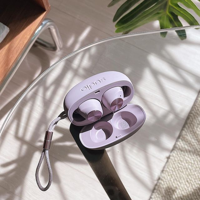 Make a bold statement with our new T2 lilac earphones. Your music will never sound so good 