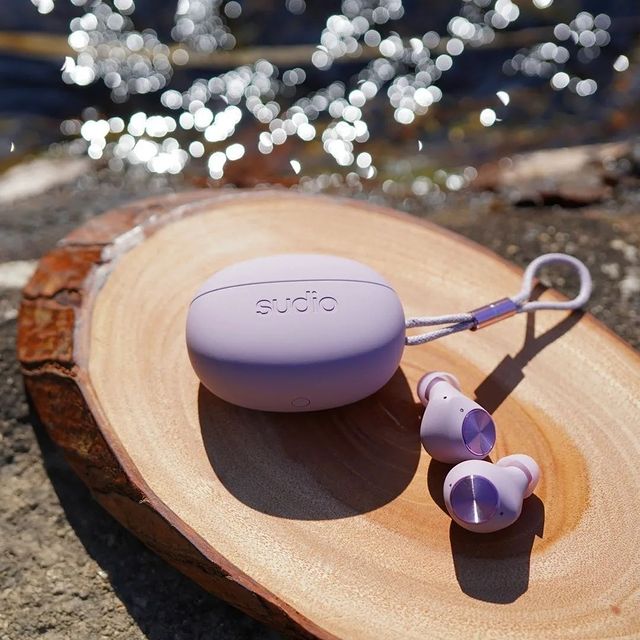 ⁠"Ska vi bada?" is one of the sentences we frequently hear during summer in Stockholm. Yes, everyone is looking for an opportunity to swim, and this Sudio T2 Lilac is not an exception!