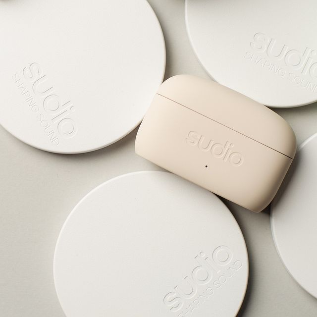 Wireless earbuds and wireless charging, what more could you ask for on a hectic day?⁠
⁠
#sudio #shapingsound #makelifeeasy #wirelesscharging #E2Sand
