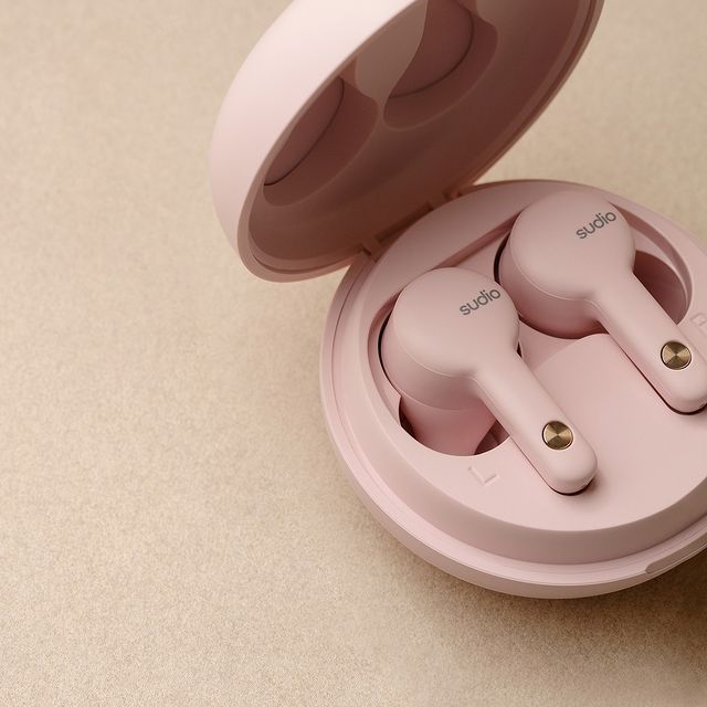 Macaron on the outside, earbuds on the inside.⁠
⁠
#sudio #shapingsound #macarons #A2Pink