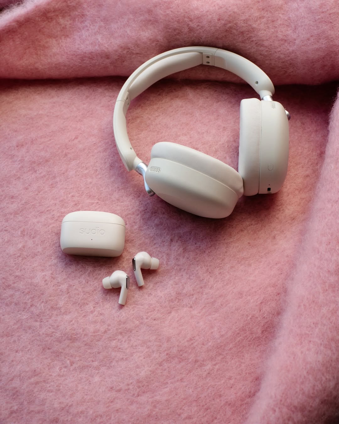 Feeling the spring warmth in every beat 