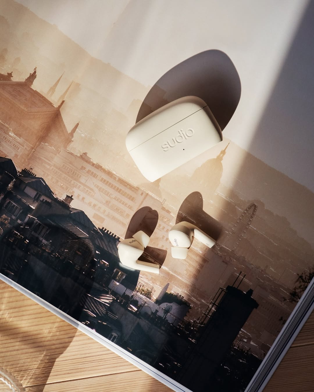 A little time off, with the Sudio Noise Cancelling E3 by your side.⁠⁠#sudio #shapingsound #takeiteasy #E3Black #E3White