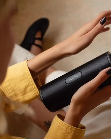 Providing solid vibes, always. ????????‍♂️#sudio #shapingsound #F4Black #F4White #portablespeakers #canikickit