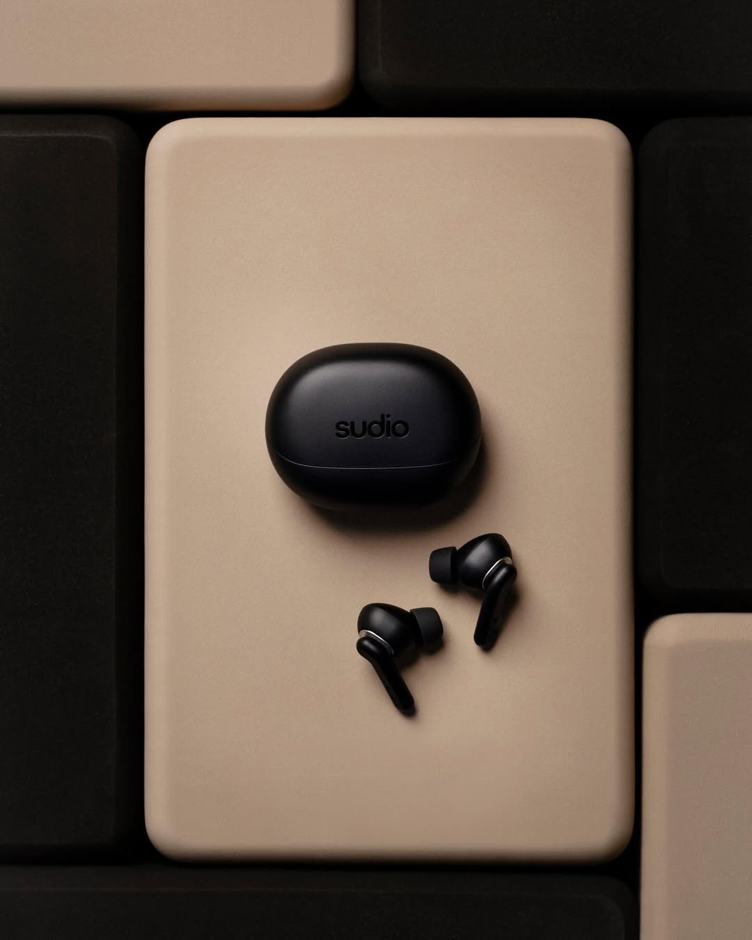 The E4 Pro’s for evenings out, gym time, and everything else in between.#sudio #shapingsound #E4ProBlack #E4ProLatte #EProWhite