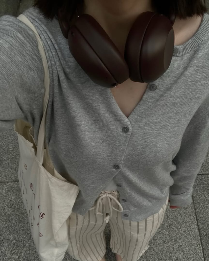 around the neck or over the ears, either way, it looks good. ????the k3 pro in black cherry — hybrid anc, up to 65hrs playtime, and all-day comfort. shop on sudio.com.#sudio #designingsound #sudioonus #k3problackcherry