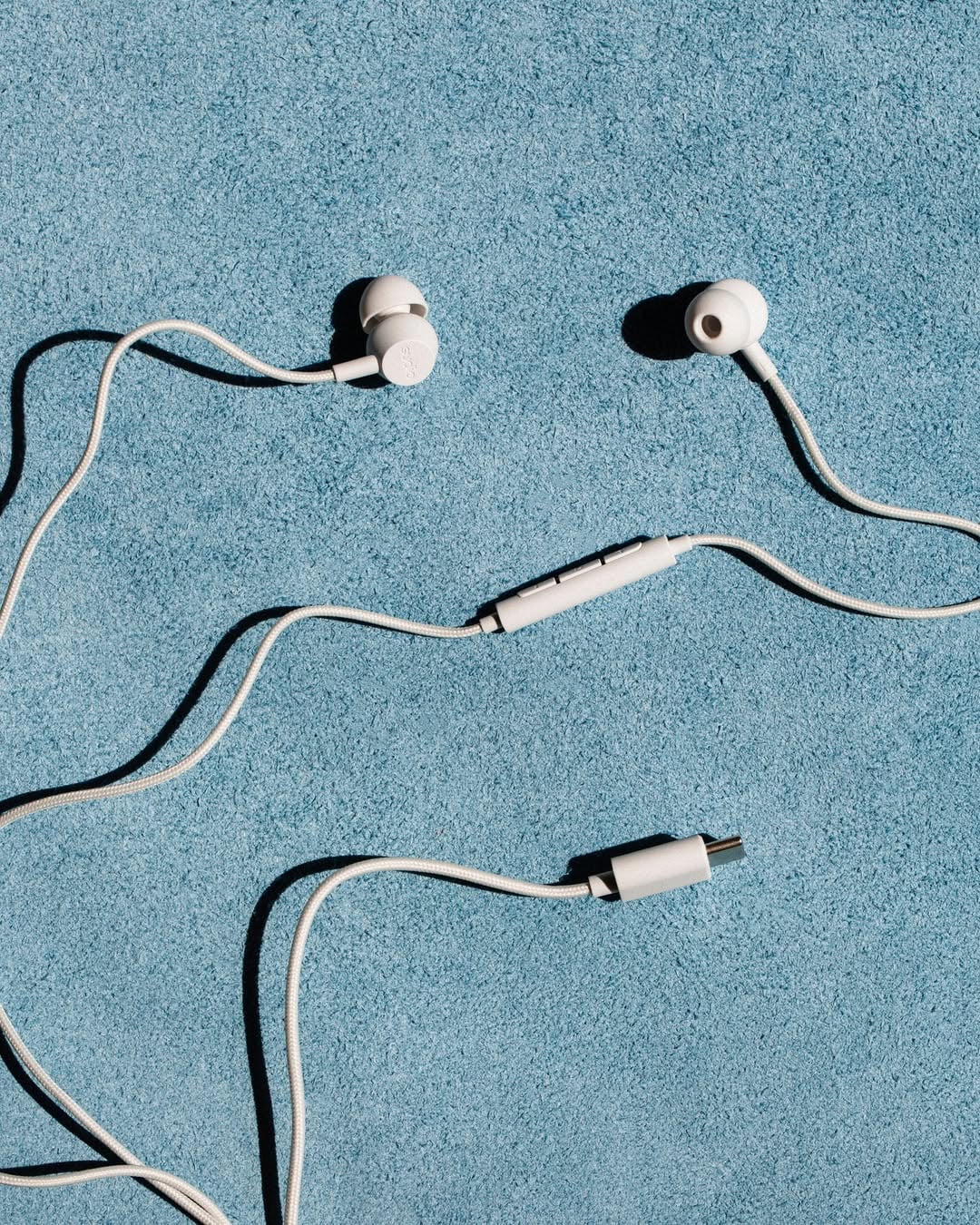 wired, but not weird. ????no tangles, no charging, no drama.the sudio v3 — usb-c, tangle-resistant cable, built-in mic. ⏳ summer sale last call — ends tomorrow.#sudio #designingsound #v3greywhite #v3dustyblack  #v3denimblue #v3dustypink #v3mossgreen #v3melonyellow