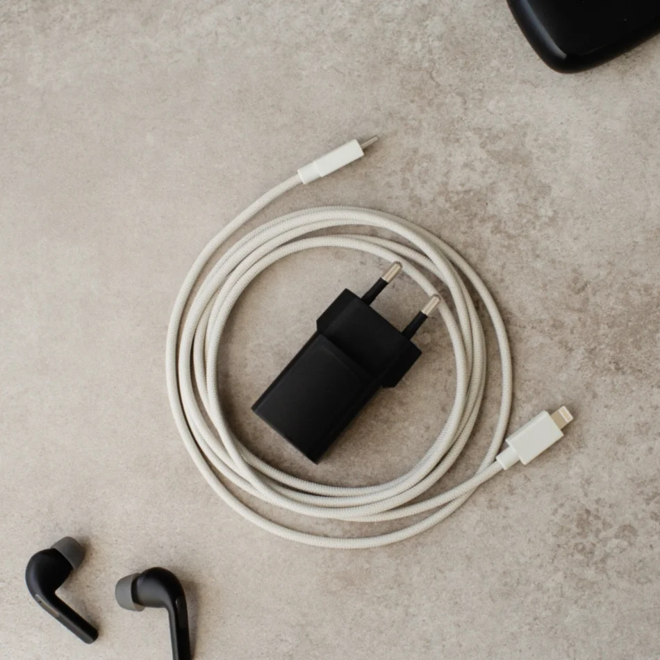 Sudio USB-C - Lightning 充電ケーブル, ブラック