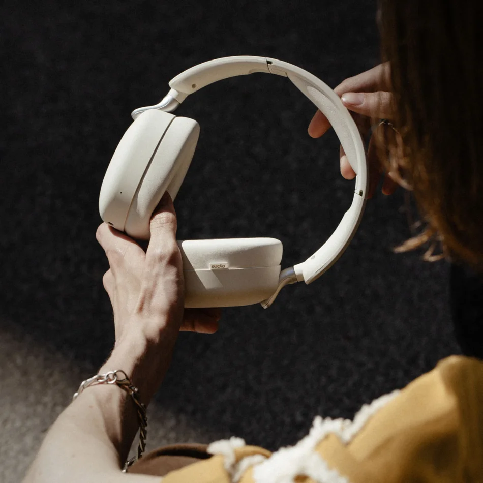 Sudio K2 Pro ハイブリッドアクティブノイズキャンセリングヘッドホン Sudio K2 Pro White | The Next-Gen Hybrid ANC Headphones